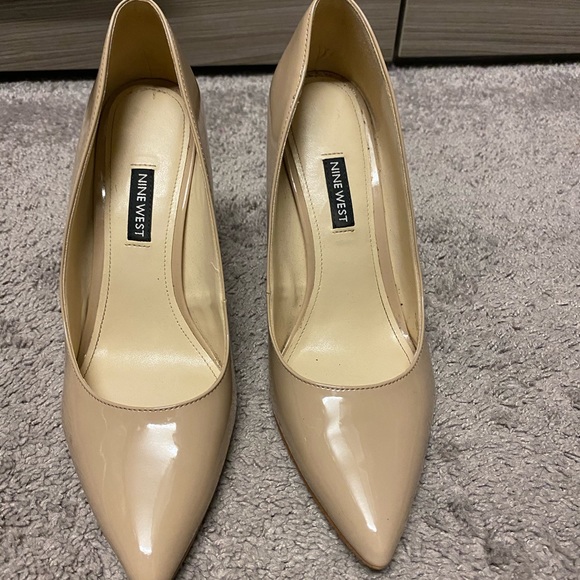 Nine West nude patent pump - Picture 2 of 4